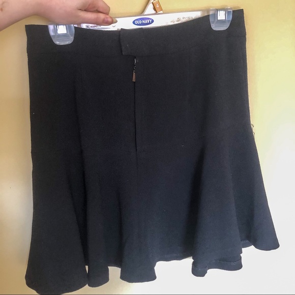 Black mini circle type skirt - Picture 2 of 3